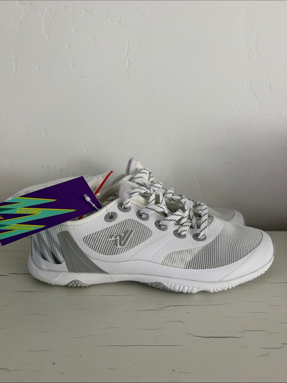 Varsity Ascend Cheer Shoes White Lightweight Mesh Athletic Women’s Size 5 NWT